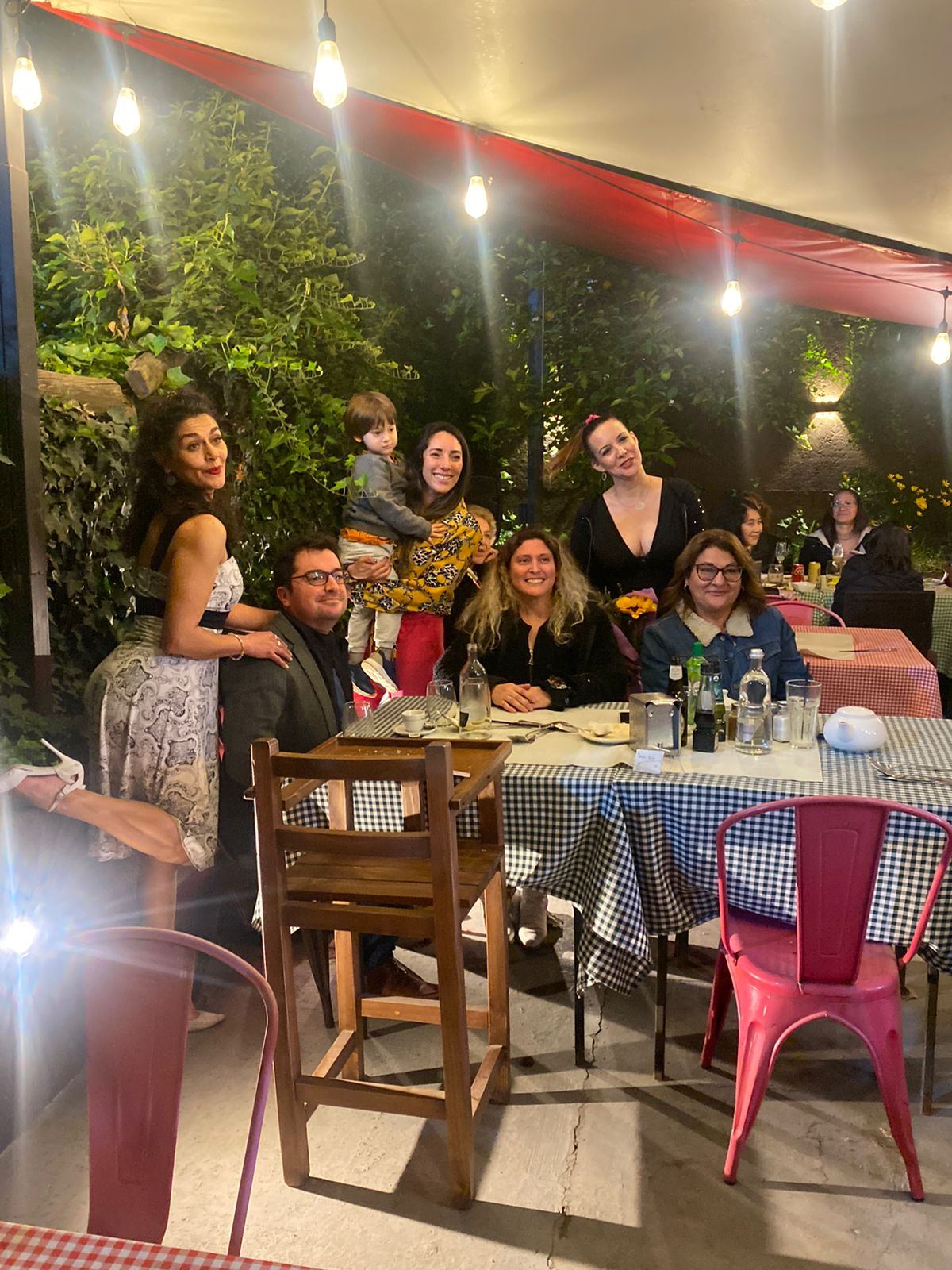 Familia en la terraza